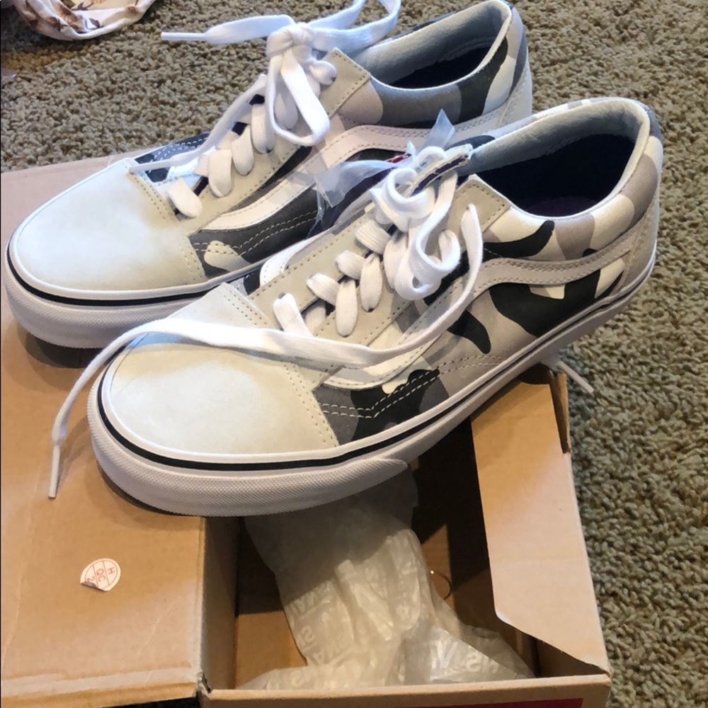 ⛄NIB Vans Arctic Camo old skool 7.5 women’s